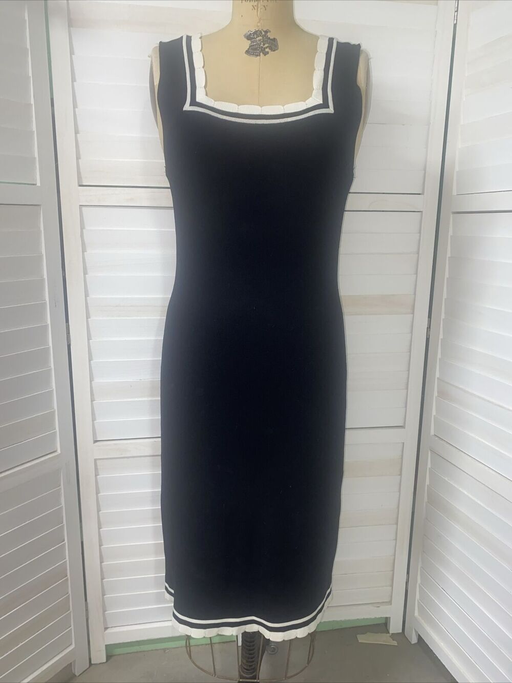 CYRUS Black Tank Sleeveless Knit W/ White Trim Rayon Blend Sheathe Dress Large